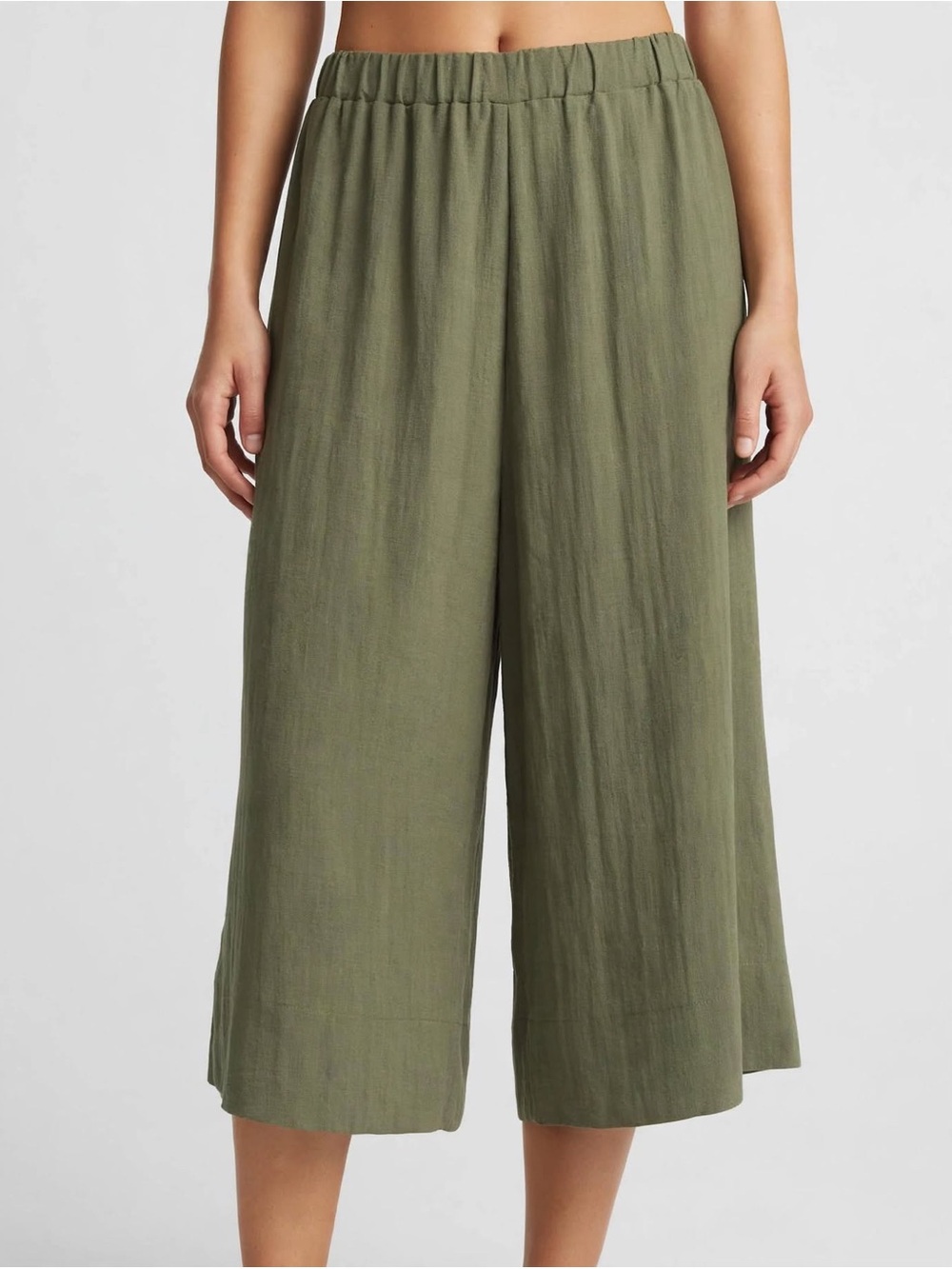HALARA Linen Feel Capri Olive Wide-Leg Pull-On Pants W/Pockets. NWOT.